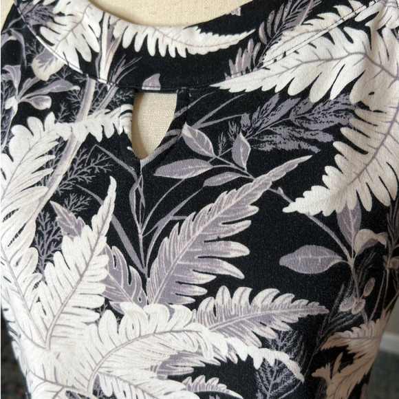 Talbots Halter Style Dress in Black Gray and White Leaf Pattern Size Medium - Picture 2 of 5